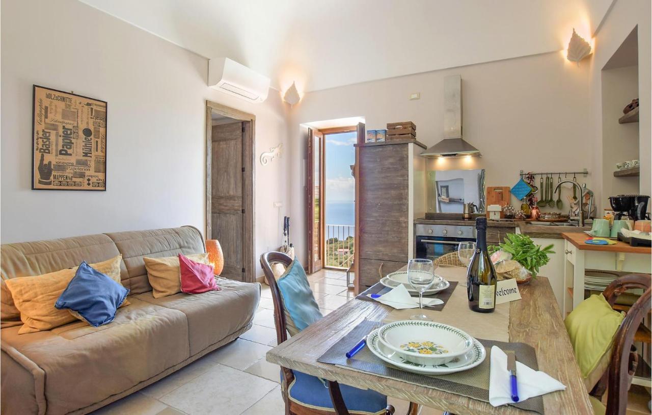 Cozy Apartment In มัสซาลูเบรนเซ ภายนอก รูปภาพ