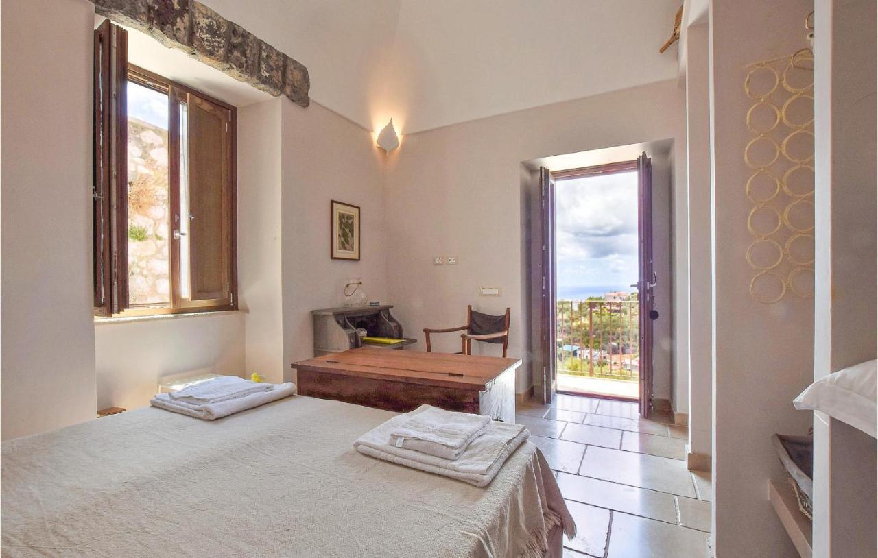 Cozy Apartment In มัสซาลูเบรนเซ ภายนอก รูปภาพ